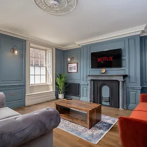 Paradise Square Remodelled 18th Century Ground Floor , Sheffield United Kingdom